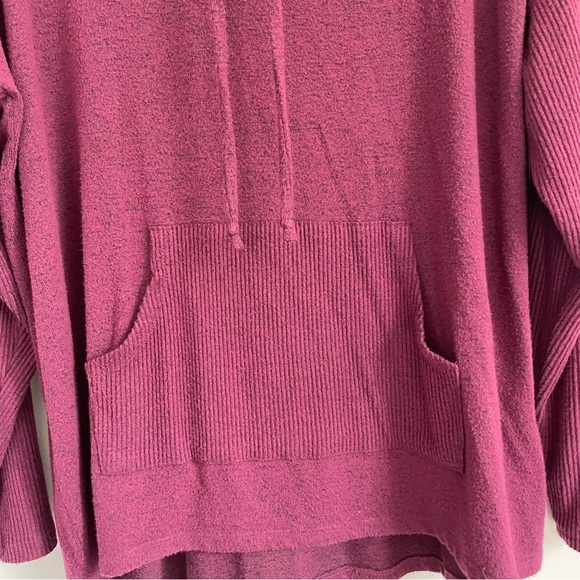Lightweight burgundy sweater with drawstring cowl collar and front pockets - Picture 3 of 7